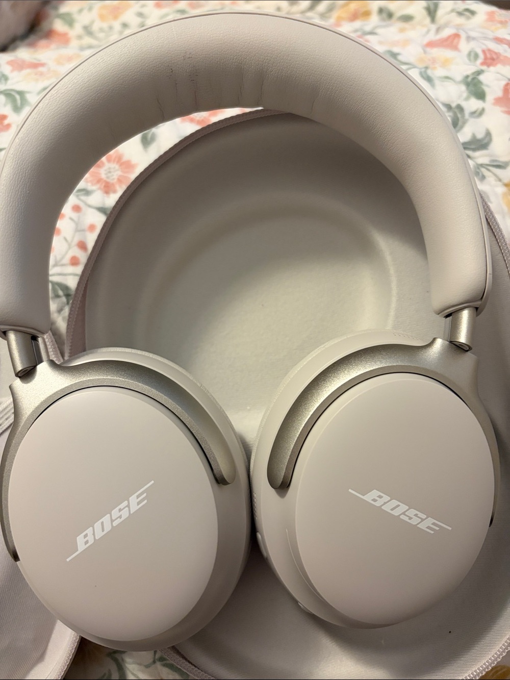 Bose QuietComfort Ultra Headphones— white smoke